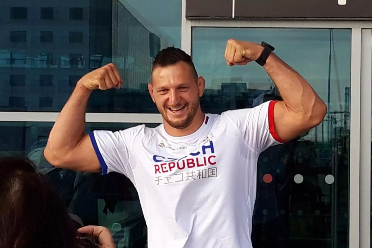 Budíček ve tři ráno a poslední trénink v Praze. Poté Krpálek odletěl na olympiádu