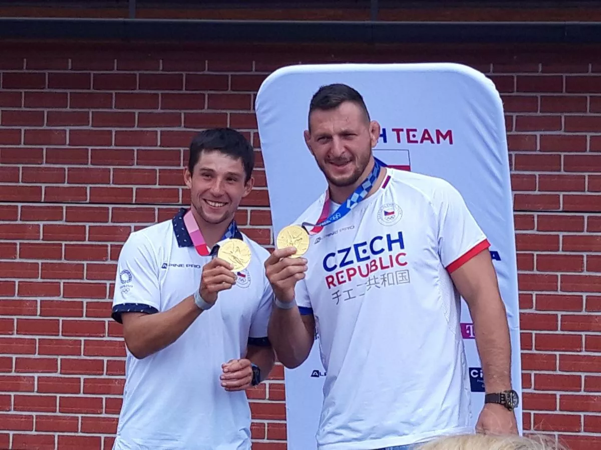 Krpálek dostal na přivítanou dort a měl navařeno. Teď chtějí děti pod stan