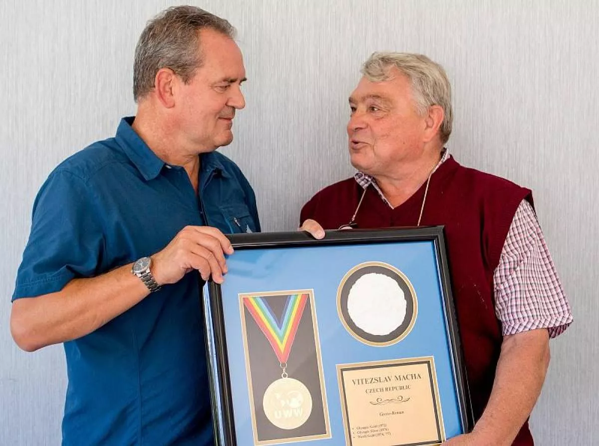 Mezi legendami. Zátopek byl pro Vítězslava Máchu vzor, teď získal jeho cenu