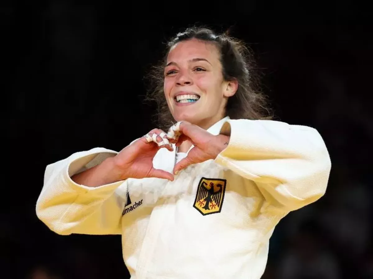 Odhalená šampionka. Síla a ženskost se nevylučují, prsa byla problém, říká nahá judistka