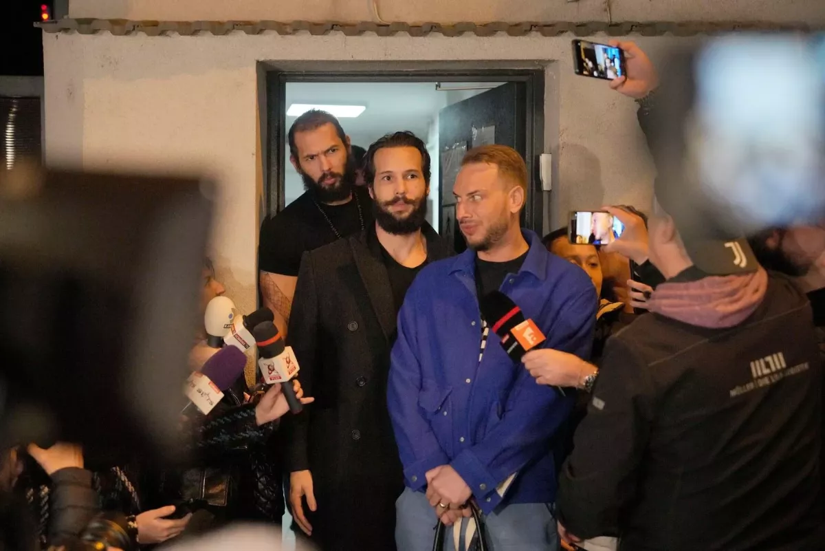 Šampion v kickboxu byl propuštěn do domácího vězení