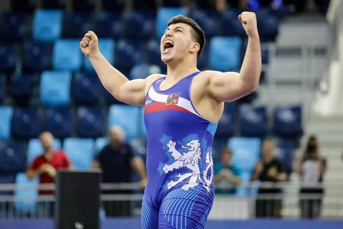 Těžkotonážní tank napěchovaný emocemi! Tohle je česká naděje, která se umí porvat o úspěch