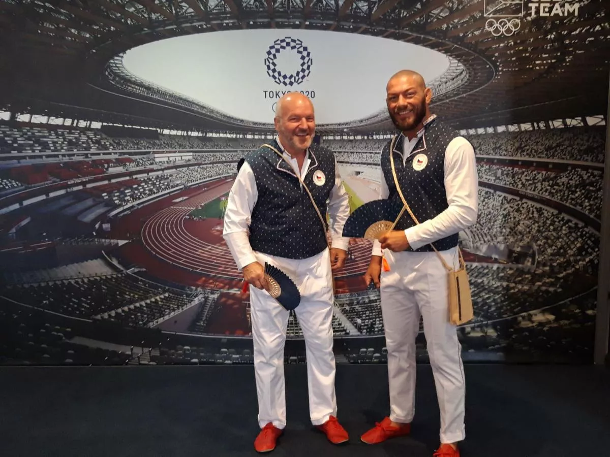 Výjimečné minuty i pro chlapa! Hrdě budu nosit olympijskou kolekci, usmíval se Omarov při zkoušení